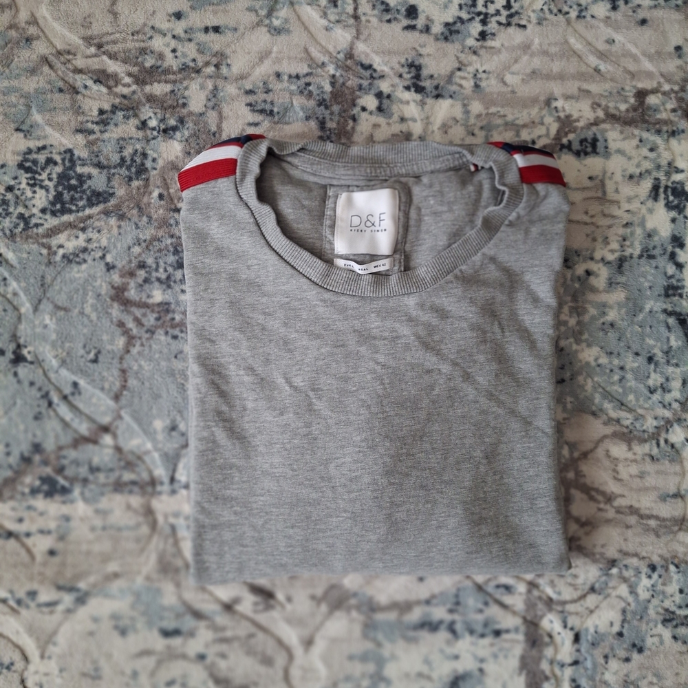 D&Y Gray Sweatshirt with Red and White Stripes